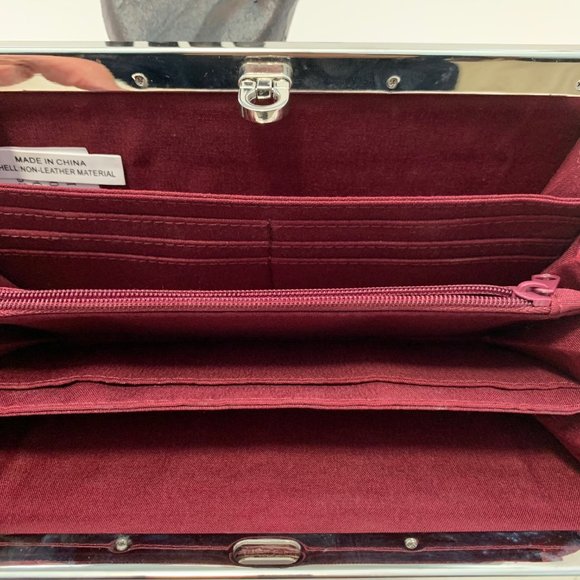 Croc Embossed Flat Wallet - Picture 6 of 6